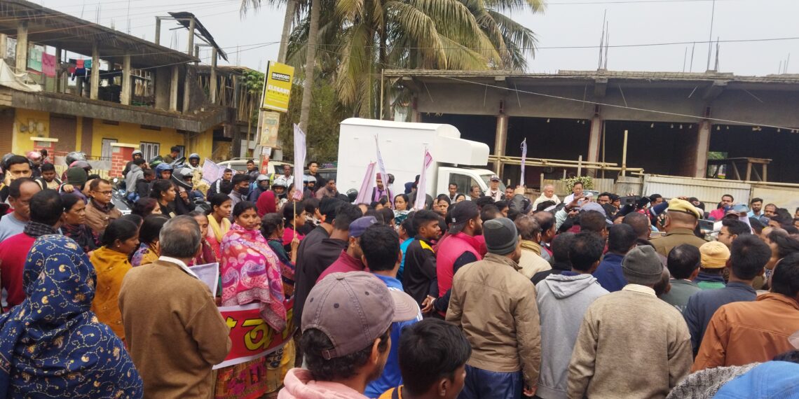 শিলচর-কালাইন সড়কে অবরোধ