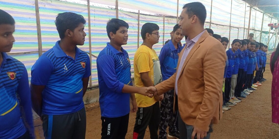 হাইলাকান্দির ইন্ডোর স্টেডিয়াম পরিদর্শন করলেন পুলিশ সুপার নবনীত মহন্ত