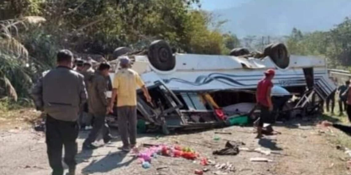 মণিপুরে দুর্ঘটনাগ্রস্ত স্কুলবাস, হত ২৭ ছাত্র