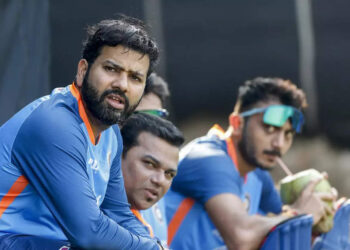 সারেনি চোট, বাংলাদেশের বিরুদ্ধে দ্বিতীয় টেস্টে নেই রোহিত ও নবদীপ