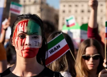 ঈশ্বরের বিরুদ্ধে যুদ্ধ! ইরানে দুই কিশোরকে মৃত্যুদণ্ড