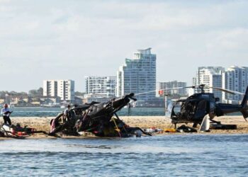 মাঝ আকাশে  দুই হেলিকপ্টারের  সংঘর্ষ, হত  চার