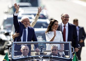 তৃতীয়বারের জন্য ব্রাজিলে প্রেসিডেন্ট হিসেবে শপথ  লুলার