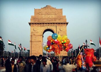 প্রজাতন্ত্র দিবসের কুচকাওয়াজে প্রথম সারিতে রিকশাচালক-সবজি বিক্রেতারা