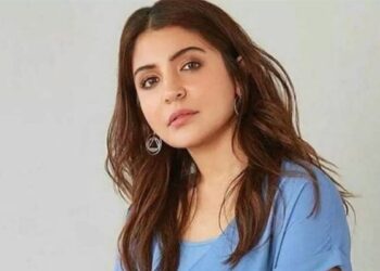 বিক্রয় কর নিয়ে আদালতে অনুষ্কা