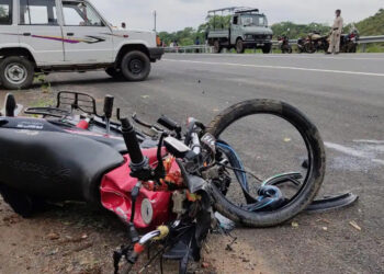 বাইক দুর্ঘটনায় নিহত তিন যুবক