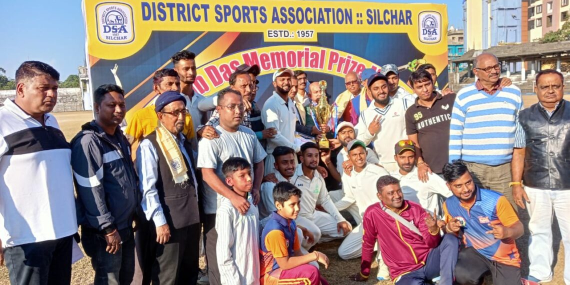 অর্ণব দাস দু’দিনের ক্রিকেটে চ্যাম্পিয়ন ইউনাইটেড ক্লাব