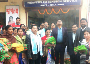 শিলচরে স্বনির্ভর নারী প্রকল্পের অধীনে হস্ততাঁত এবং বস্ত্রশিল্প ক্রয়কেন্দ্র চালু