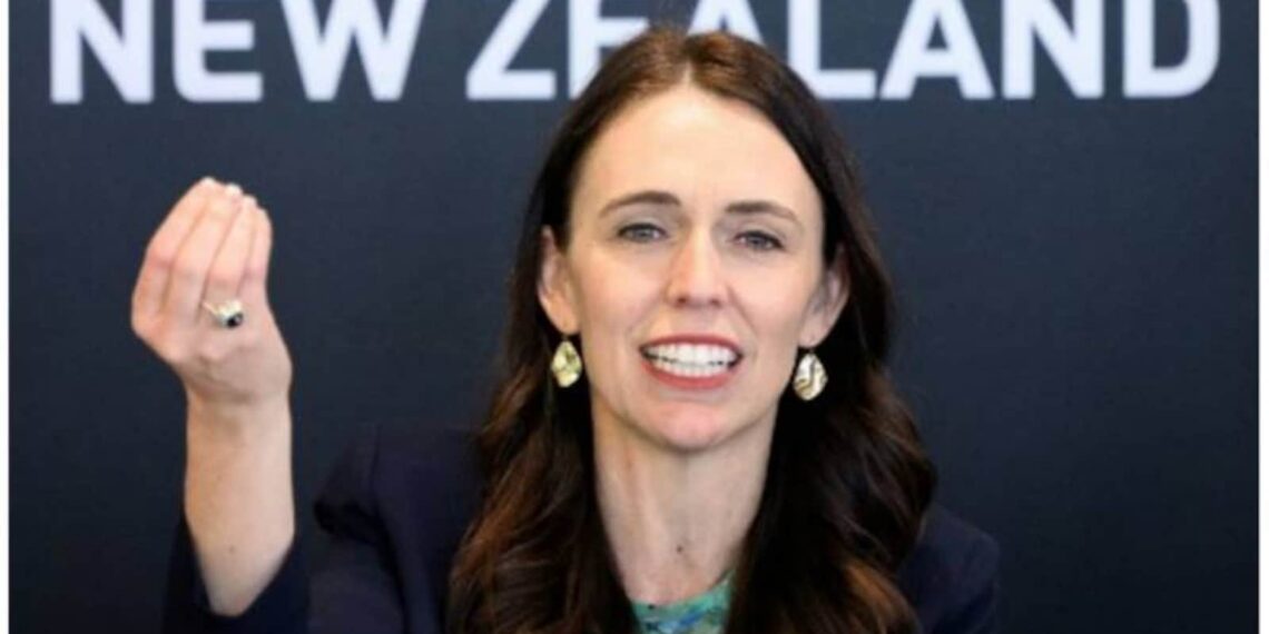 ফেব্রুয়ারিতে দায়িত্ব ছাড়ছেন জাসিন্ডা