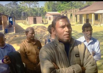 দুর্ব্যবহারের অভিযোগে কাঠগড়ায় চণ্ডীঘাট এলপি স্কুলের প্রধান শিক্ষক