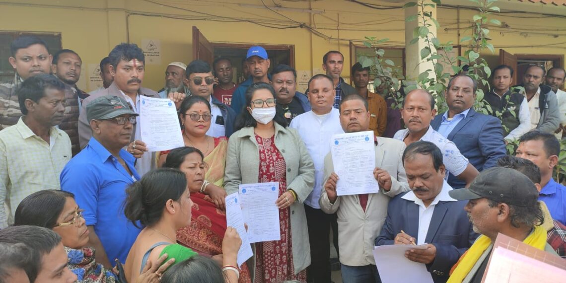 খুনের ঘটনার কিনারা চেয়ে এসপিকে স্মারকপত্র বিভিন্ন সংগঠনের