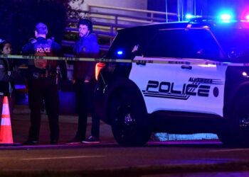 বন্দুকবাজের হামলা ক্যালিফোর্নিয়ায়, নিহত  ১০