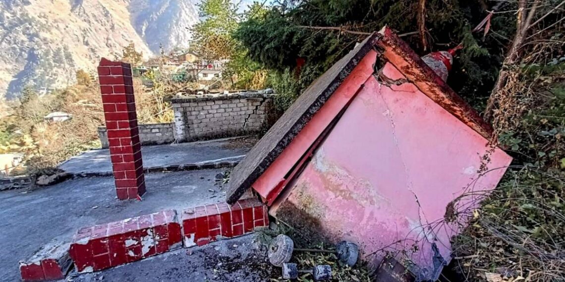 গোটা জোশীমঠকে বসবাসের অযোগ্য ঘোষণা উত্তরাখণ্ড সরকারের