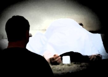 বন্ধুর মাথা কেটে ব্যাগে ভরে থানায় হাজির যুবক!