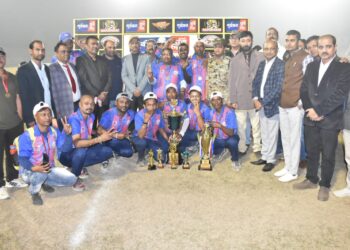 বাকস মিডিয়া ক্রিকেটে চ্যাম্পিয়ন খবর হিরোজ