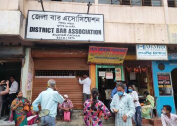 বন্ধ ছাপাখানা, মালিককে খুঁজছে পুলিশ