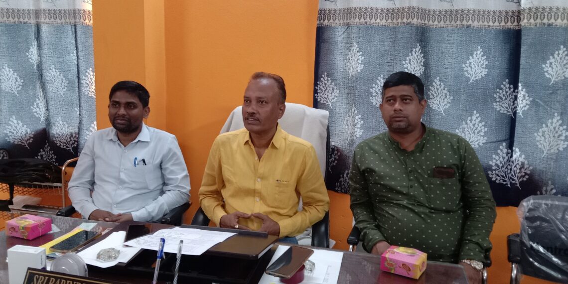 পুরকর নির্ধারণে গরমিল, স্বীকার করিমগঞ্জ পুরপতির