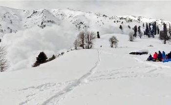 গুলমার্গে তুষারধসে দুই বিদেশী নাগরিকের মৃত্যু