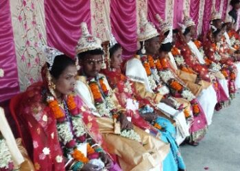 জাতপাতের বাধা সরিয়ে লায়ন্সের গণবিবাহে গাঁটছড়া সঞ্জয়-দীপ্তির