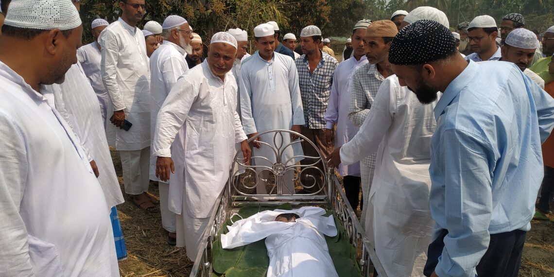 আয়ানকে চোখের জলে শেষবিদায়