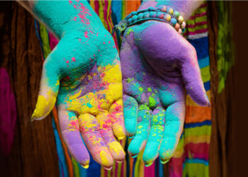 এই ফাগুনী পূর্ণিমা রাতে চল পলায়ে যাই