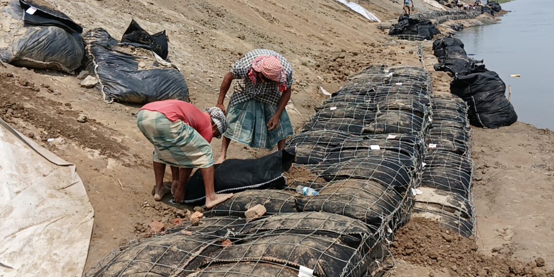 কাটাখালে বাঁধ সংস্কারের কাজে অনিয়ম