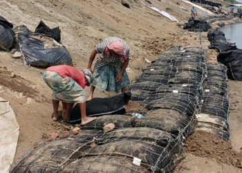 কাটাখালে বাঁধ সংস্কারের কাজে অনিয়ম