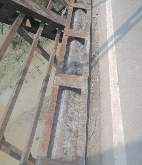 শিলচর-কালাইন সড়কে নড়বড়ে সেতুর সংস্কার নেই,ক্ষুব্ধ জনগণ