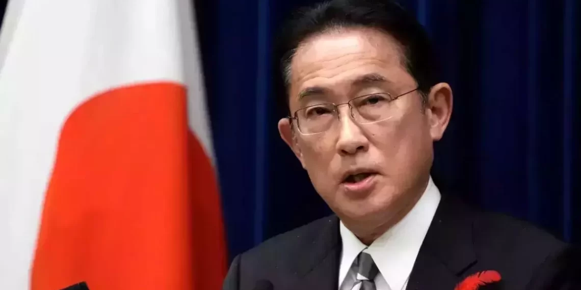 হামলার শিকার জাপানের প্রধানমন্ত্রী