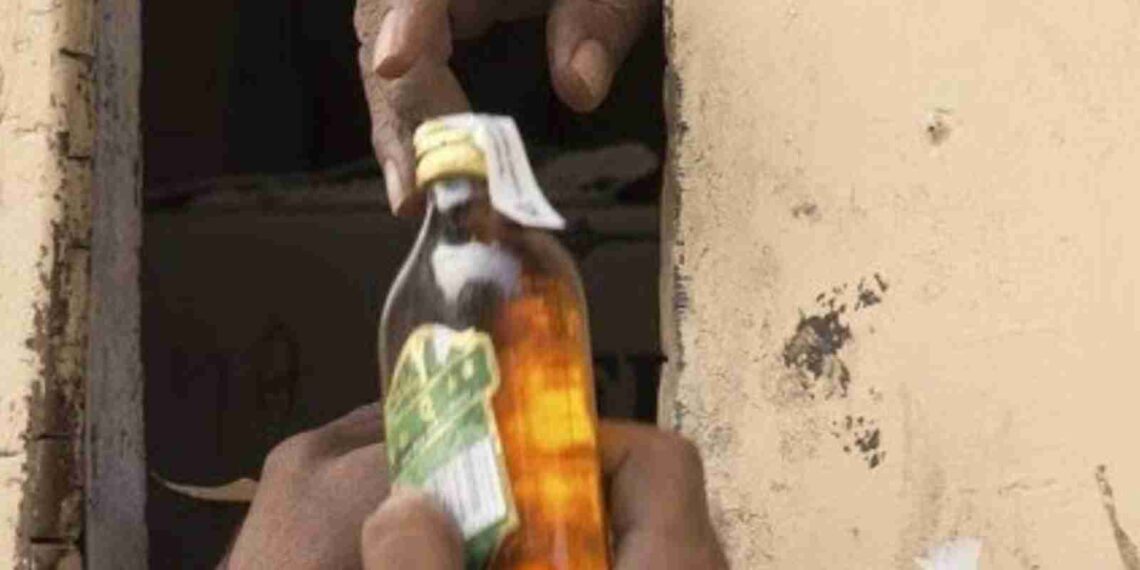 বিহারের  বিষমদ খেয়ে মৃত ৬ , গ্রেফতার ৭