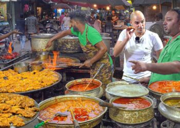 এবার দেশজুড়ে ফুড স্ট্রিট খুলছে সরকার