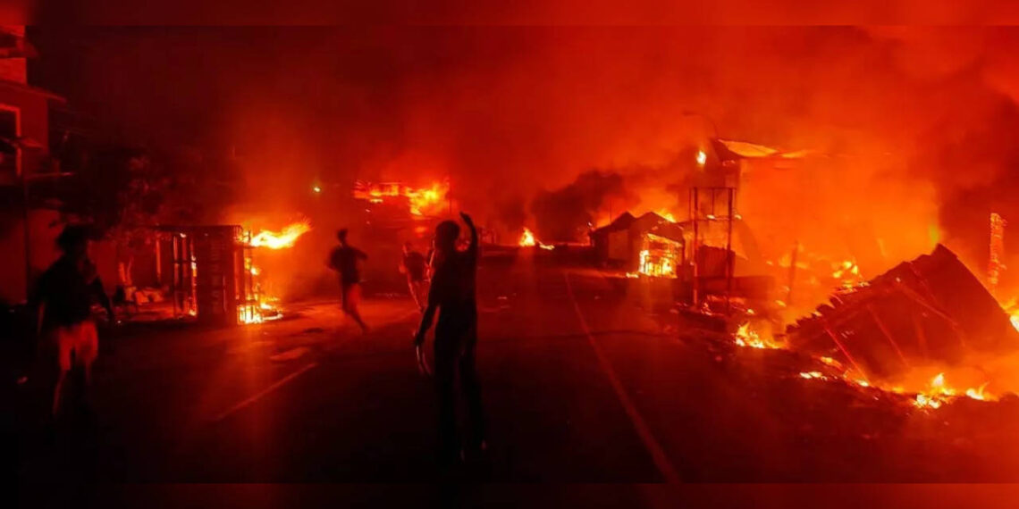 মণিপুরের পর এবার মেঘালয়, গোষ্ঠী সংঘর্ষে উত্তাল শিলং