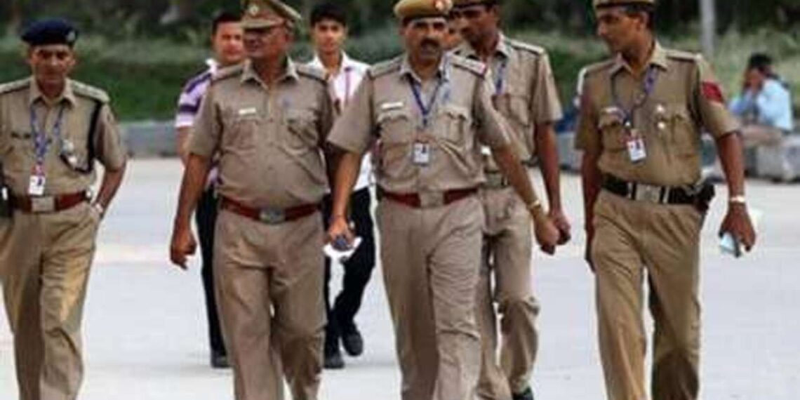 মদ্যপানের ‘শাস্তি’, ৩০০ পুলিশ কর্মীকে স্বেচ্ছাবসরে পাঠাচ্ছে অসম সরকার