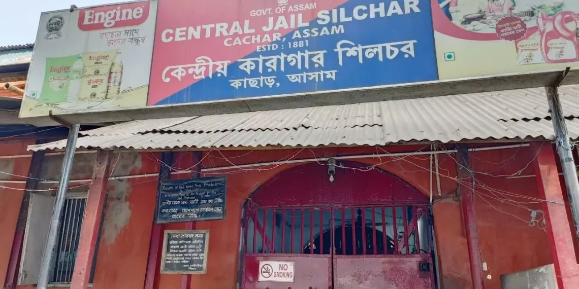 পলায়ন কান্ড, জেলে গিয়ে খতিয়ে দেখলেন কারা বিভাগের ডিআইজি