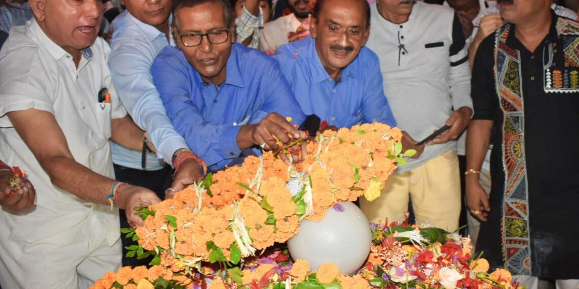 প্রবল আবেগ, শ্রদ্ধায় পালিত ভাষা শহীদ দিবস