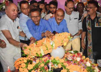 প্রবল আবেগ, শ্রদ্ধায় পালিত ভাষা শহীদ দিবস