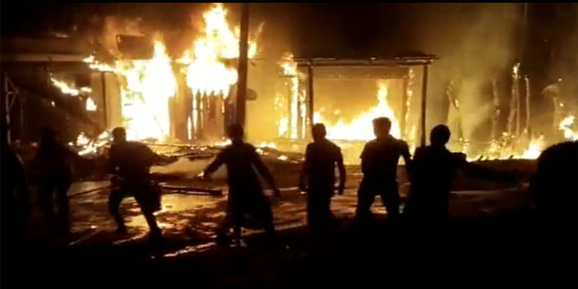 হাইলাকান্দিতে বিধ্বংসী অগ্নিকান্ড, কুড়িটি দোকান ছাই