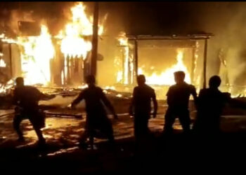 হাইলাকান্দিতে বিধ্বংসী অগ্নিকান্ড, কুড়িটি দোকান ছাই
