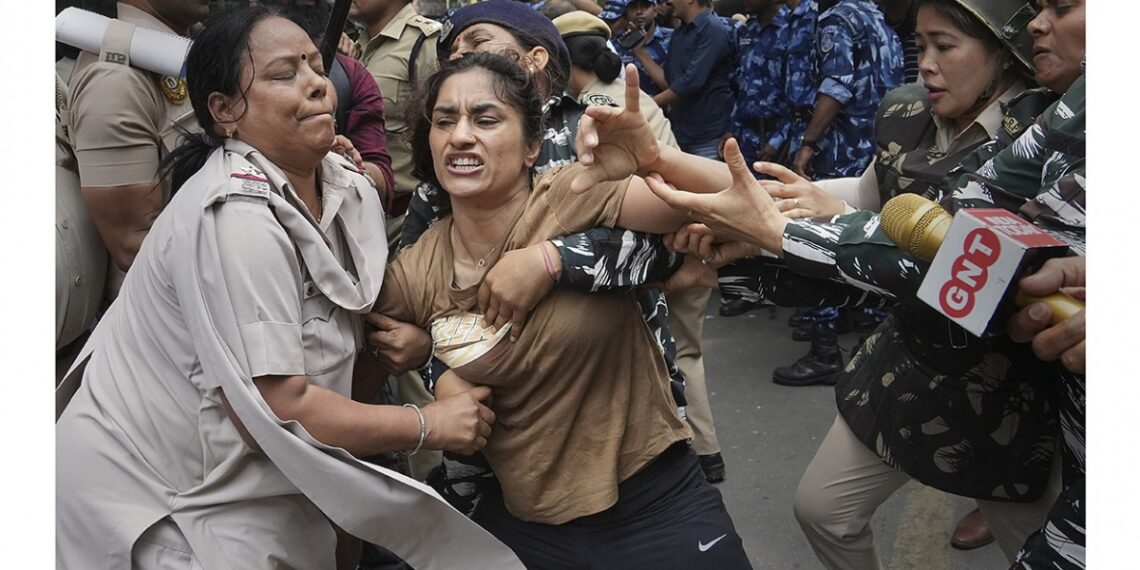 কুস্তিগিরদের আন্দোলনে উত্তপ্ত দিল্লির যন্তরমন্তর