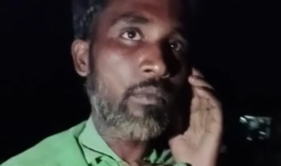 আদালত চত্বরে আটক পলাতক আসামী