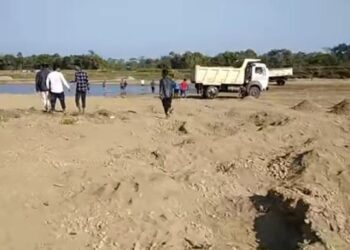 বেপরোয়া পাথর ব্যবসার জাঁতাকলে কাঁদছে মধুরা-চিরি