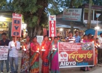 কুস্তিগীরদের আন্দোলনের একমাস পূর্তি, মোমবাতি মিছিল