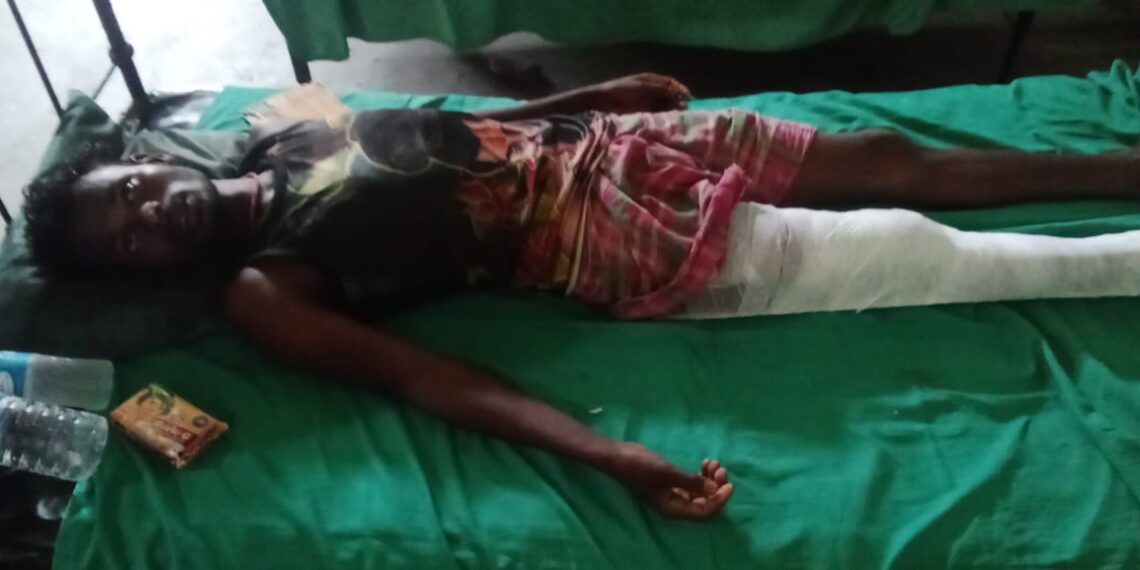 লাংলাছড়ায় দুর্ঘটনার শিকার ৩৭ চা শ্রমিক