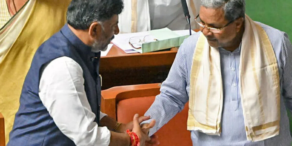 কর্ণাটক মন্ত্রিসভার সম্প্রসারণ, শপথ নিলেন নয়া ২৪ মন্ত্রী