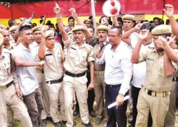 সাত মাসে বরাকে কাজ হারিয়েছেন ১২৩ গৃহরক্ষী