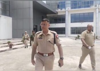 এনআইটিতে তিন পাচককে পড়ুয়াদের মারপিট তদন্তে পুলিশকর্তারা, সাসপেন্ড তিন নিরাপত্তারক্ষী