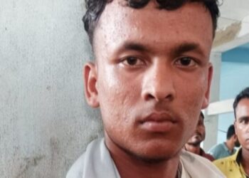 নাবালিকা মেয়েকে উত্যক্ত ও বিয়ের প্রস্তাব ভিনধর্মী যুবকের