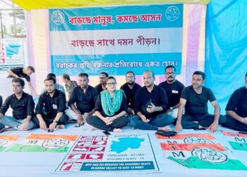 শিলচরে সাংসদ সুস্মিতার নেতৃত্বে তৃণমূলের অনশন