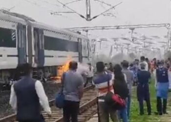 এবার বন্দে ভারত ট্রেনে ভয়াবহ আগুন