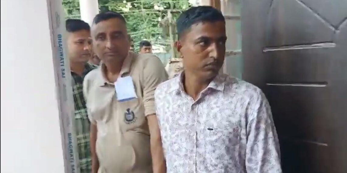 জাল নিযুক্তিপত্র নিয়ে কার্যালয়ে, পুলিশের জালে হাইলাকান্দির যুবক